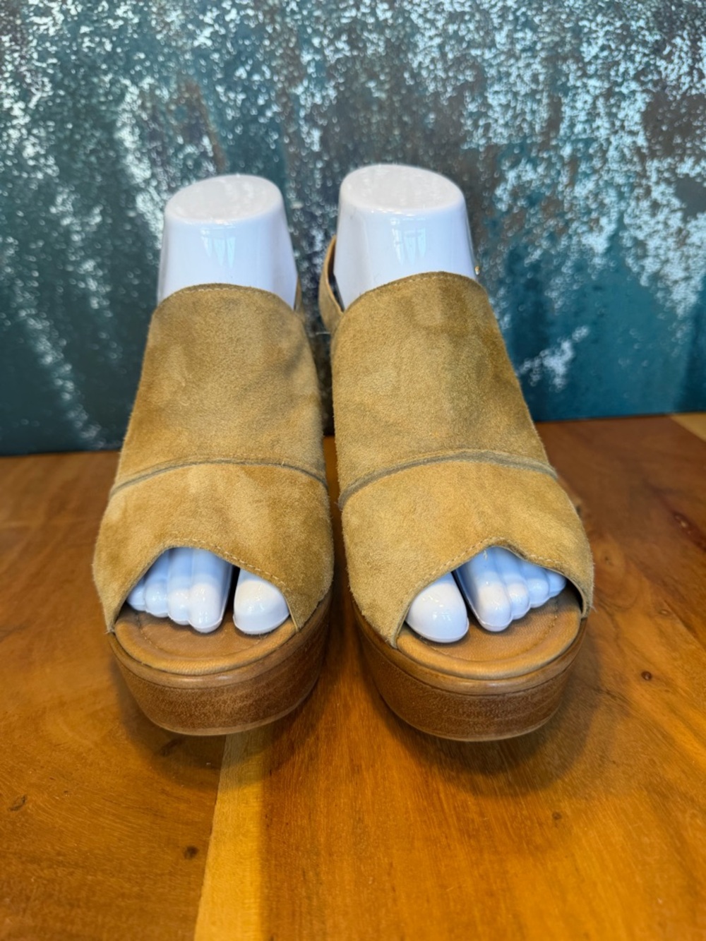 Mila Paoli Boho Italian Tan Suede Wedge Sandals Slingback 2010’s (GUC) - Picture 4 of 13